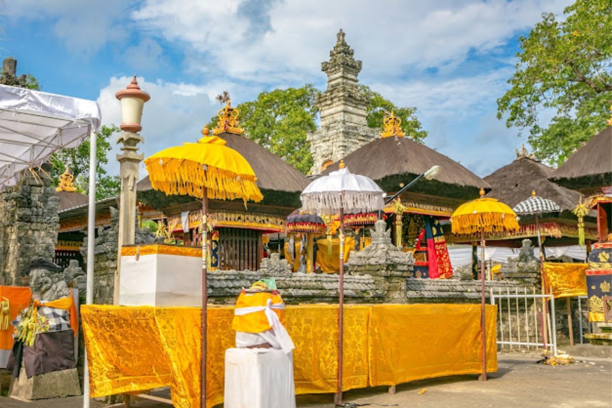 Piodalan ring Pura Desa lan Puseh