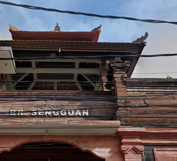 Pura Sedan Penyarikan